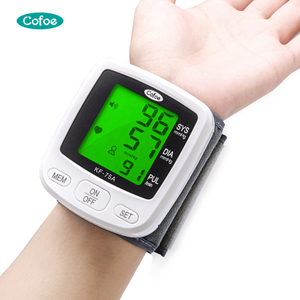 Monitor de presión arterial de manguito grande KF-75A para brazos pequeños